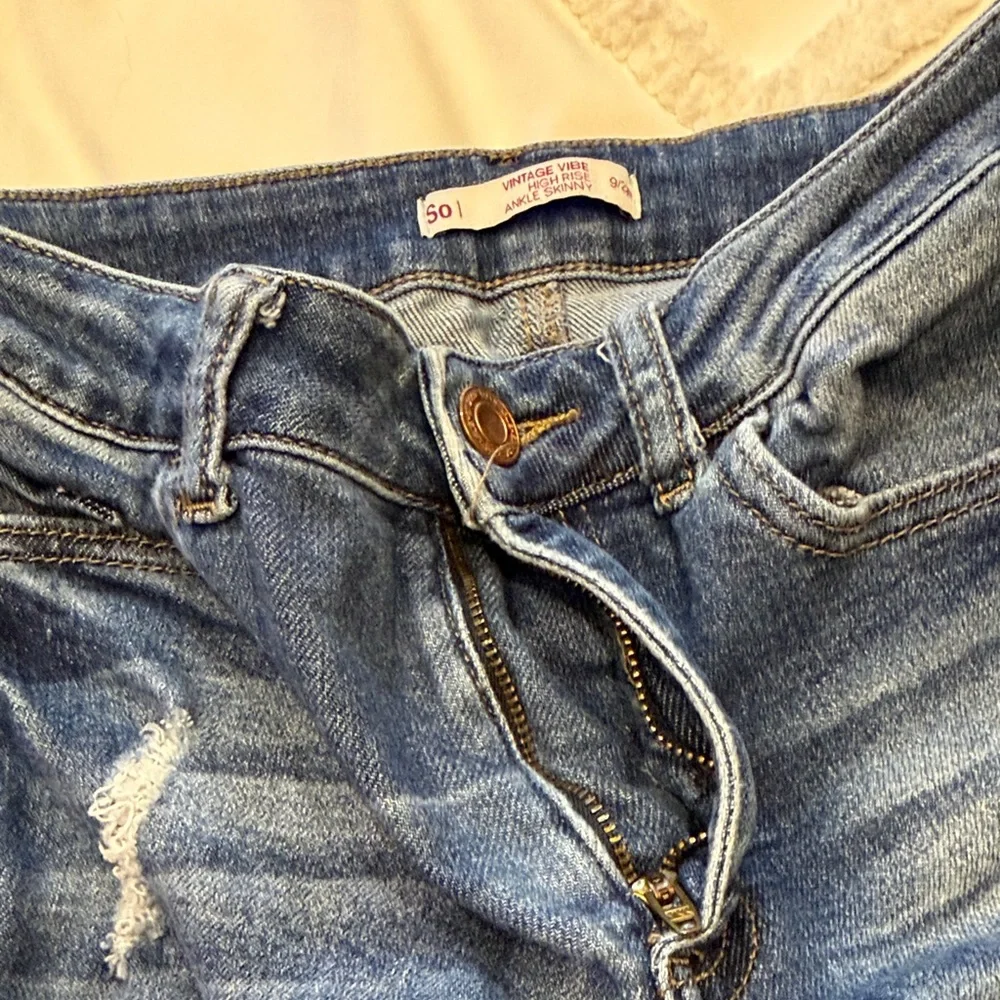 SO Juniors Vintage Vibe High Rise Ankle Skinny Jeans Blue Distressed Size 9/29W - Picture 13 of 14